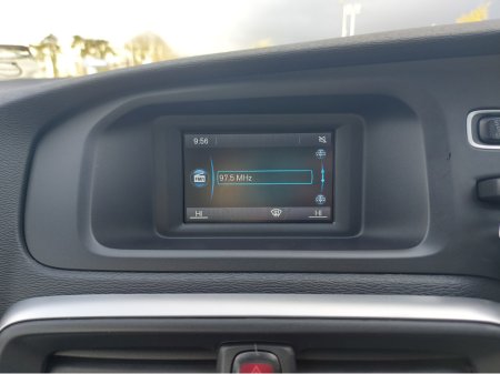 2019 Volvo V40 D3 MOMENTUM ED 5DR €19,950 thumbnail