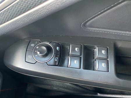 2022 Ford Focus - thumbnail 15