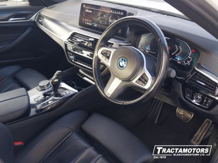 2023 BMW 5 Series - thumbnail 7