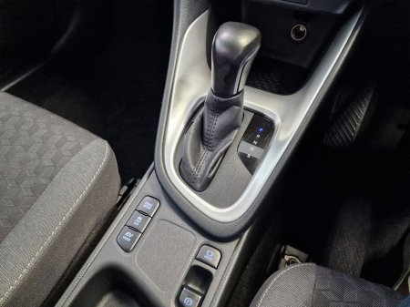 2022 Toyota Yaris - thumbnail 16