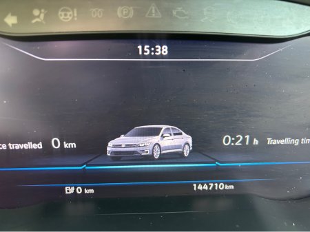 2018 Volkswagen Passat - thumbnail 25