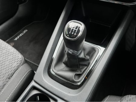 2022 Skoda Octavia STYLE 2.0 TDI DIESEL //SAT NAV//REVERSE CAMERA// €23,950 thumbnail