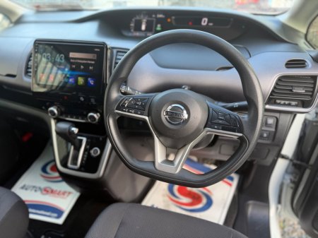 2017 Nissan Serena - thumbnail 13