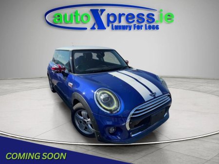 2020 MINI Cooper D 1.5 Automatic, Reversing camera