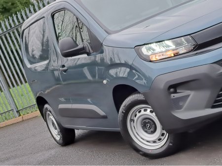 2026 Opel Combo KOMFORT L1H1 1.5TD 100BHP **LED HEADLIGHTS** €21,098 thumbnail