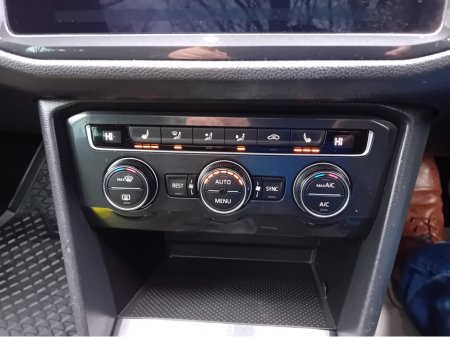 2020 Volkswagen Tiguan R-LINE 2.0 TDI  6 SPEED  150HP  SUV @ REDDY2DRIVE LTD €28,500 thumbnail