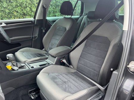 2016 Volkswagen Golf HIGHLINE R-LINE PACK 1.4 TSI AUTO // FULL SERVICE HISTORY // LOW MILEAGE // REVERSE CAMERA €16,900 thumbnail