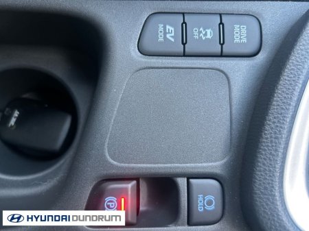 2023 Toyota Yaris CR Cross Luna 4DR Auto thumbnail