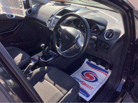 2016 Ford Fiesta - thumbnail 11