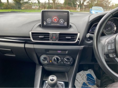 2016 Mazda Mazda3 1.5 D 105PS EXECUTIVE IPM 4 4DR €10,500 thumbnail