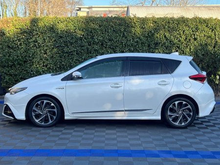 2016 Toyota Auris 1.8 HYBRID MODELLISTA PACK // 17" DIAMOND CUT ALLOYS // HEATED SEATS // REVERSE CAMERA €14,950 thumbnail