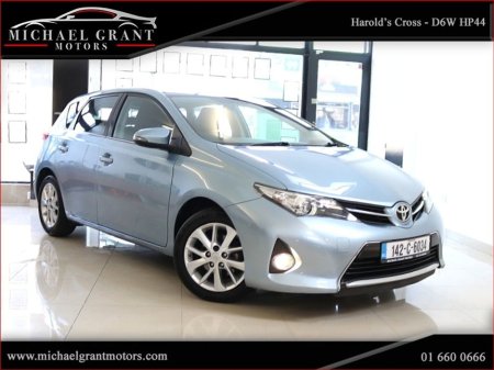 2014 Toyota Auris - thumbnail 1
