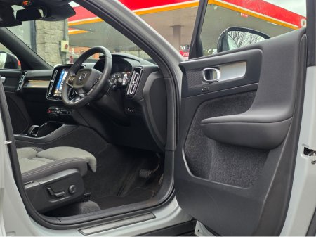 2023 Volvo XC40 RECHARGE T6 PLUS DARK AWD 350 BHP PHEV FINANCE ARRANGED. SIMI. AA APPROVED €35,950 thumbnail