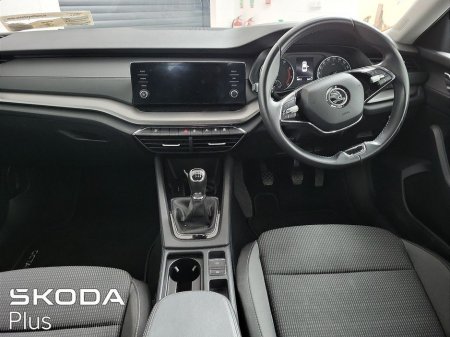 2021 Skoda Octavia - view 2