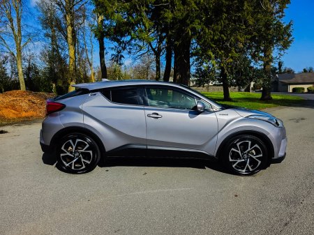 2017 Toyota C-HR - thumbnail 3