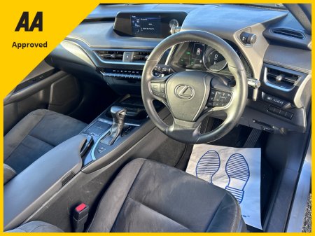 2020 Lexus UX 250 H 2020 LEXUS UX250h HYBRID DESIGN €22,950 thumbnail