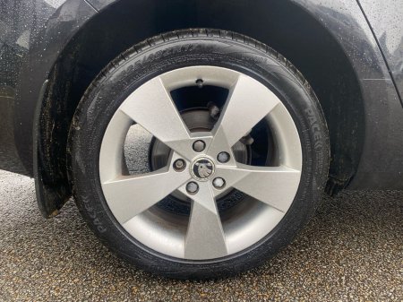 2017 Skoda Octavia - thumbnail 5