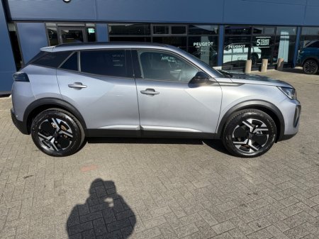 2025 Peugeot 2008 - thumbnail 3