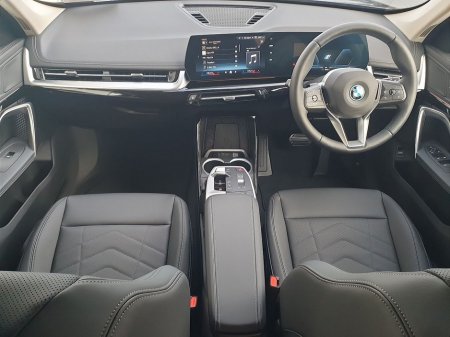 2026 BMW iX1 - view 4