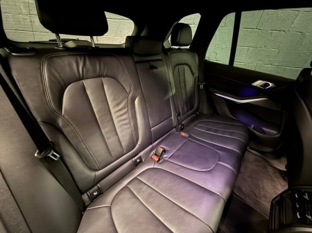 2022 BMW X5 xDrive45e M Sport €52,900 thumbnail