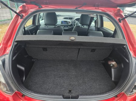 2014 Toyota Yaris Hybrid Luxury €11,950 thumbnail