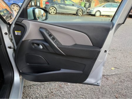 2016 Citroen Grand C4 Picasso 7 Seater, High Spec VTR+ SS, New Nct 01/2028, New Timing Belt, Only 136kms, Bluetooth, Cruise Control, Parking Sensors, A/C, Alloys, Ideal Family Car, Finance Available, Service & Warranty Included, €8,950 thumbnail