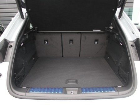 2025 Porsche Macan Electric €82,000 thumbnail