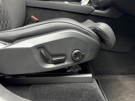 2025 Volvo XC90 PLUS T8 PHEV AWD AUTO *7 SEATER* €79,990 thumbnail