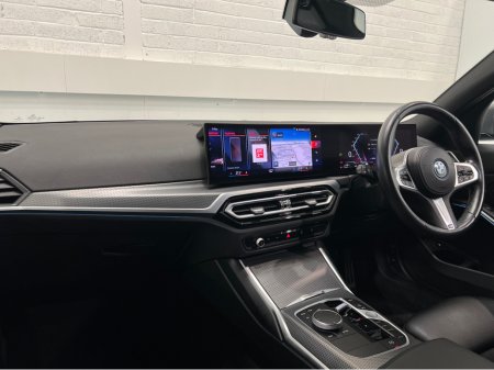 2023 BMW 3 Series - thumbnail 11