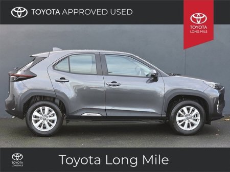 2023 Toyota Yaris Cross 1.5 Hybrid Luna 5dr €26,949 thumbnail