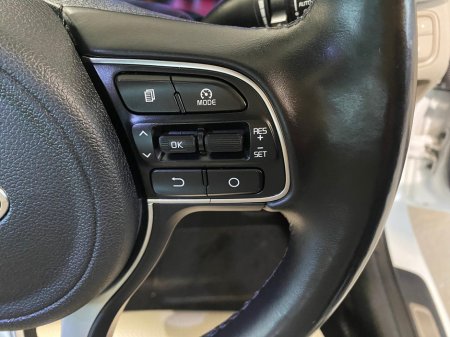 2016 Kia Optima - thumbnail 19