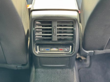 2016 Volkswagen Passat - thumbnail 27