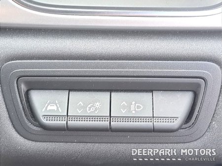 2020 Renault Captur TCe 100 Iconic €19,950 thumbnail