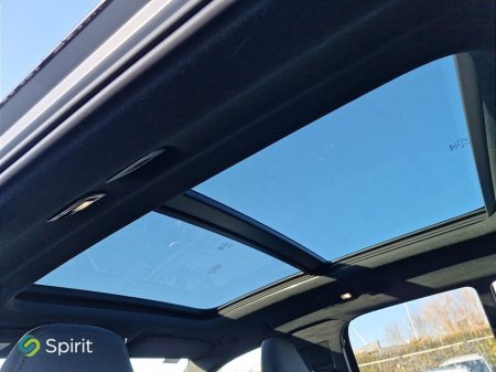 2022 Volvo XC40 - thumbnail 16