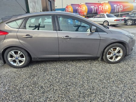 2012 Ford Focus 1.6 TDCI 95PS M6 ZETEC 4DR S/S €4,950 thumbnail