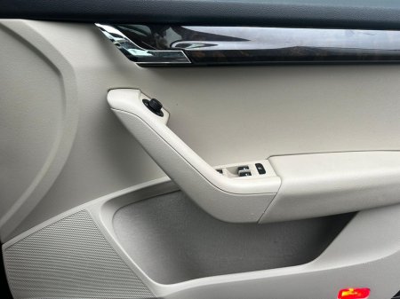 2014 Skoda Octavia 1.6 TDI ELEGANCE DSG 105BHP AUTO €9,950 thumbnail