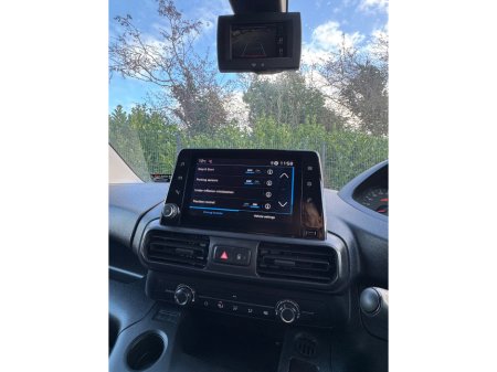 2020 Peugeot Partner  €13,950 thumbnail