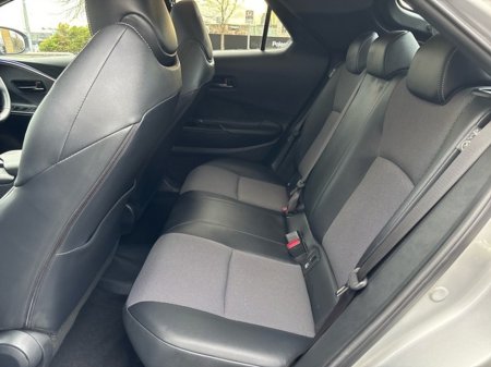 2025 Toyota C-HR - thumbnail 7