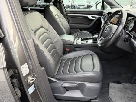 2019 Volkswagen Touareg - thumbnail 7