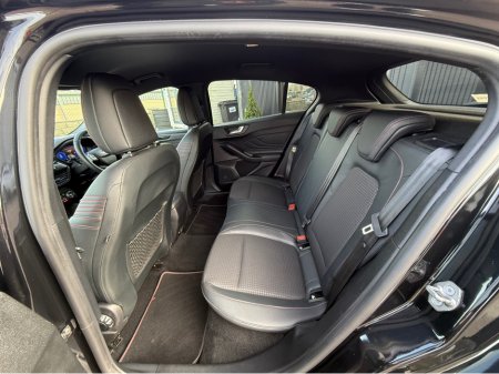 2021 Ford Focus - thumbnail 6