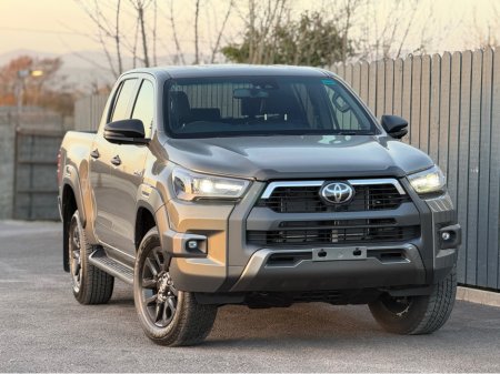 2026 Toyota Hilux - view 3
