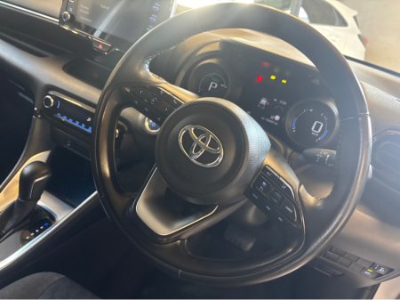 2023 Toyota Yaris - thumbnail 9