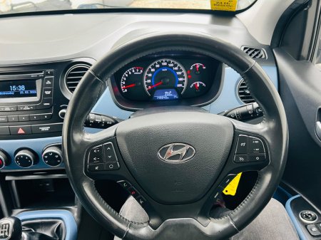 2017 Hyundai i10 - thumbnail 8