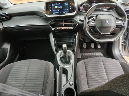 2022 Peugeot 208 - thumbnail 4