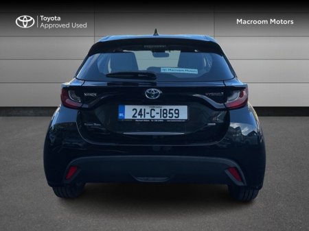2024 Toyota Yaris - view 4