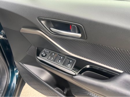 2019 Toyota C-HR 1.8 HYBRID AUTOMATIC HIGH SPEC €18,450 thumbnail