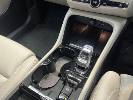 2020 Volvo XC40 - thumbnail 22