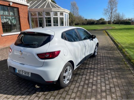 2016 Renault Clio - thumbnail 4