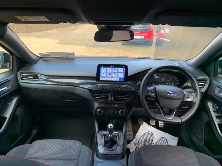 2019 Ford Focus - thumbnail 14