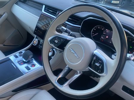 2021 Jaguar F-Pace 2.0d SE Auto AWD €42,900 thumbnail